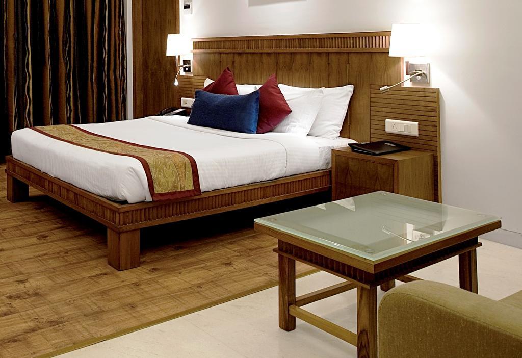 Hotel Jewel Of Chembur Mumbai Exteriör bild