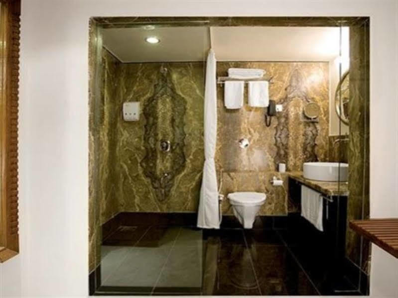 Hotel Jewel Of Chembur Mumbai Exteriör bild
