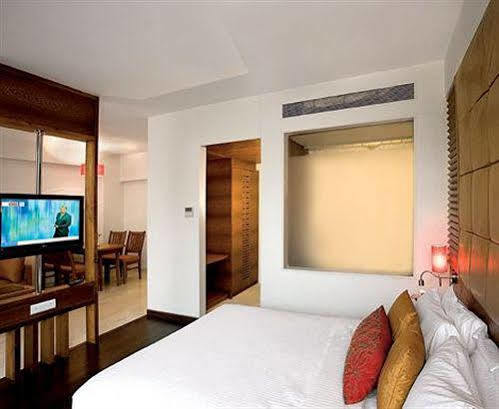 Hotel Jewel Of Chembur Mumbai Exteriör bild