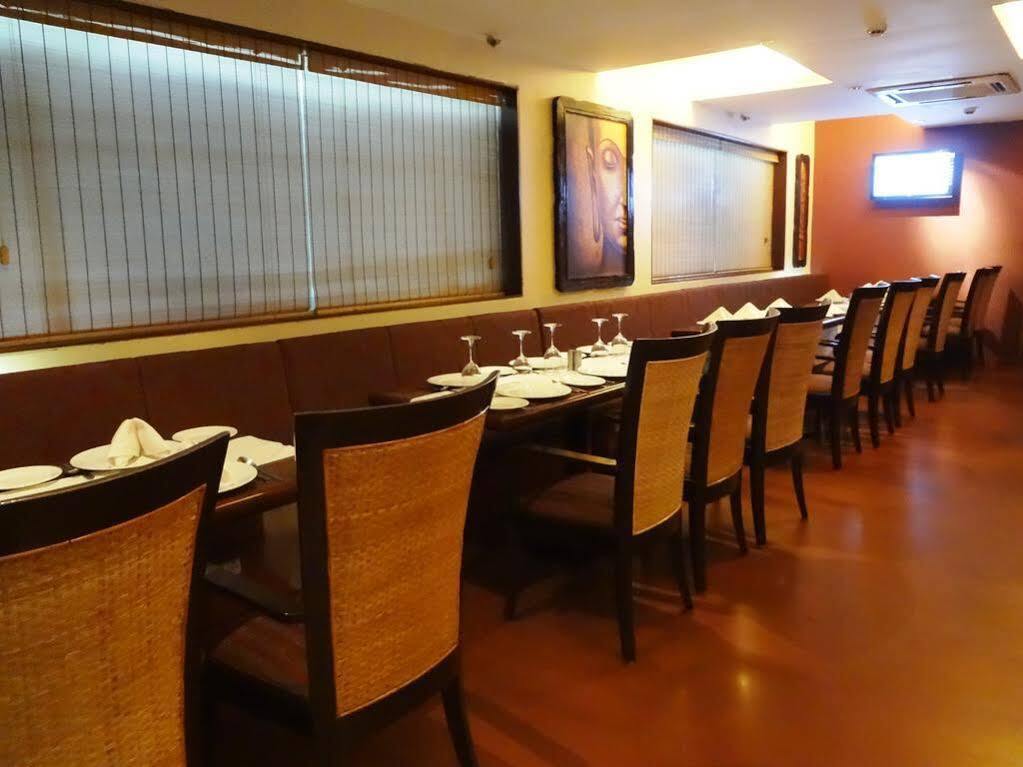 Hotel Jewel Of Chembur Mumbai Exteriör bild